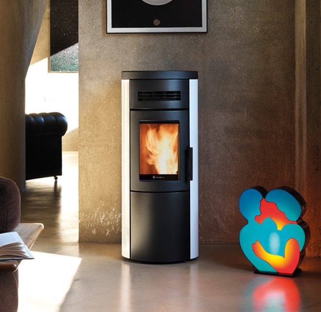 Un poele à granulés Raveli Flexi 9 posé près de lyon par Flamme et Creation